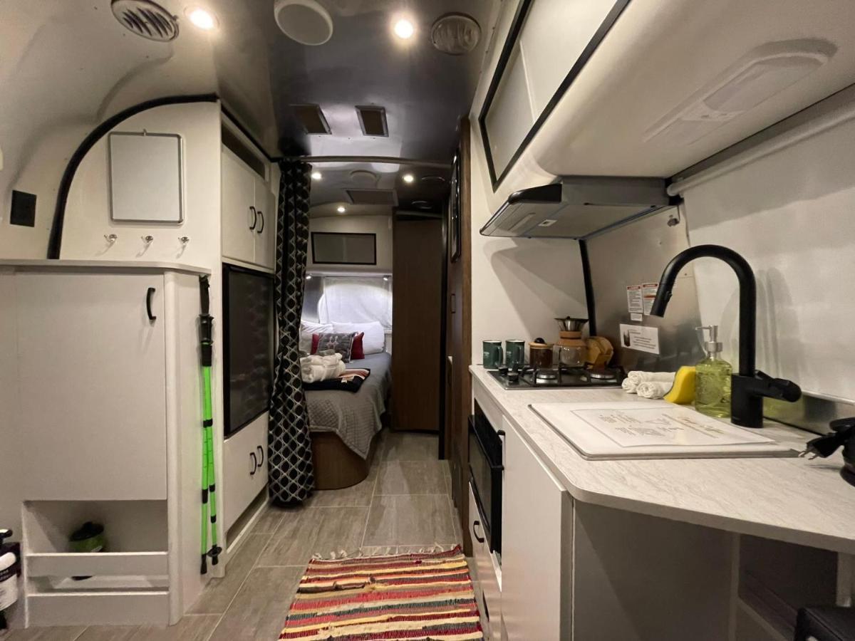 מלון יוריקה ספרינגס Airstream Caravel 2020 Loblolly Pines Adventure Camp מראה חיצוני תמונה